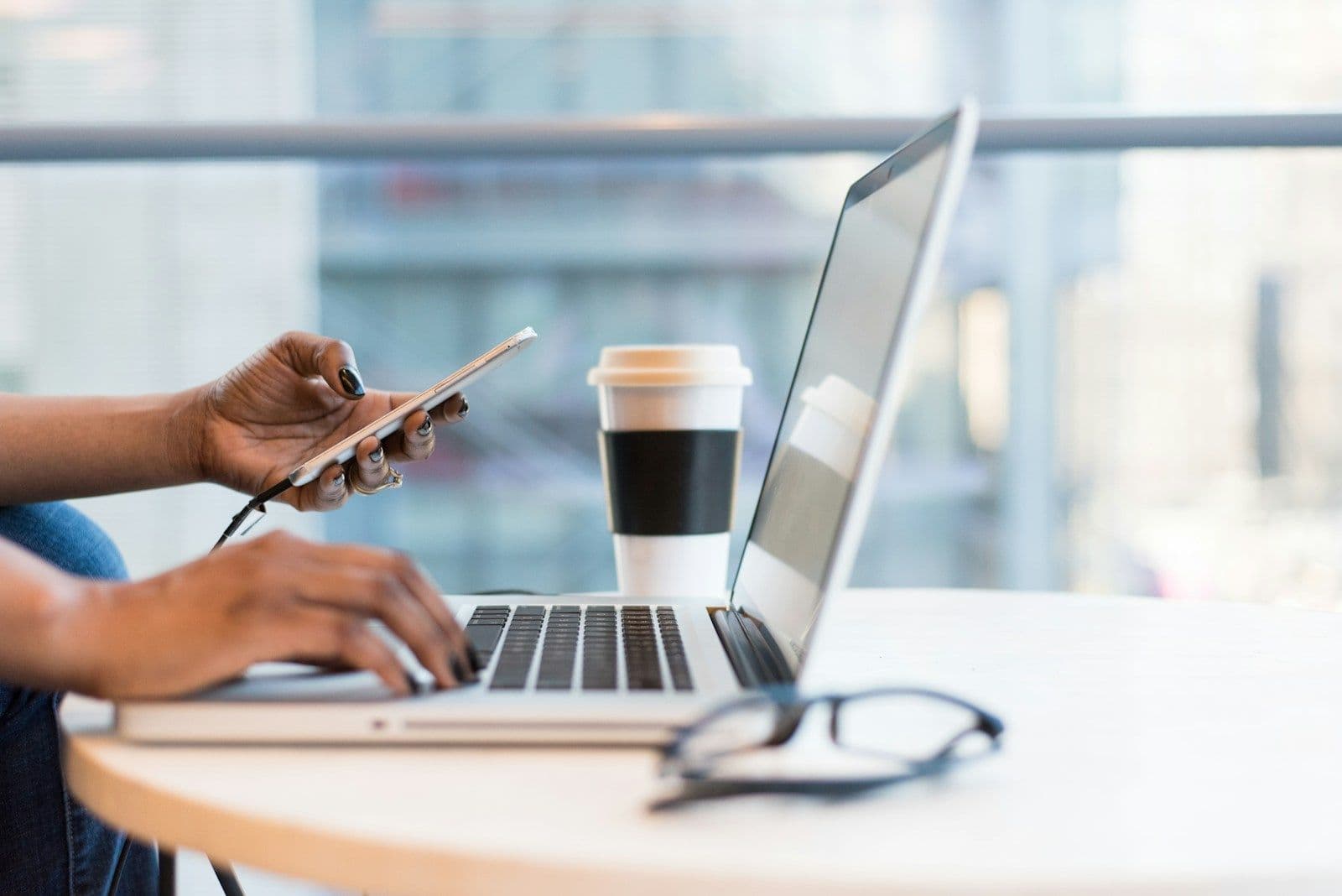A Simple Guide to AI Assistant Fundamentals for WhatsApp in UAE